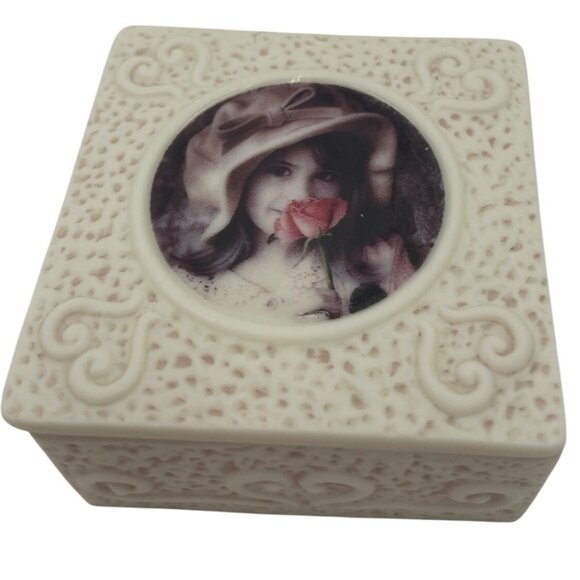 Kim Andersons Picture Perfect Trinket Box With Girl & Rose - Picture 1 of 4